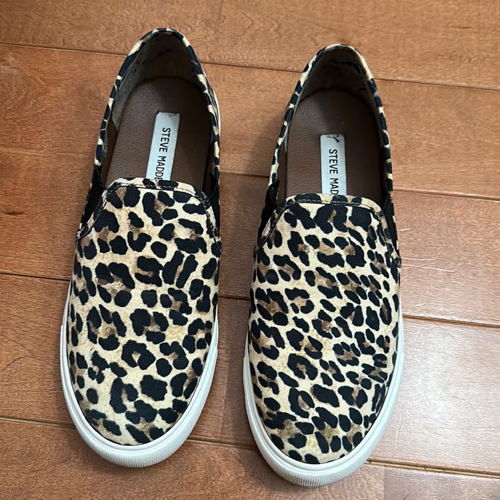 Steve Madden Slip On’s